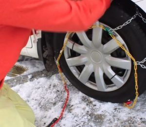 Sneeuwkettingen? Wat is verplicht in de auto in het buitenland en hoe plaats ik deze?